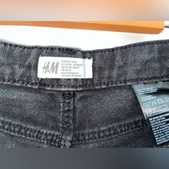 H&M Girls denim shorts - Picture 3 of 3